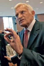 Jerzego Buzka,  po tym jak został oficjalnie zgłoszony  jako kandydat na szefa Parlamentu Europejskiego przez chadecką frakcję, poparli też socjaliści  i liberałowie. Teraz polskiego europosła popierają trzy największe grupy polityczne  w PE.  Nowi deputowani wybiorą  przewodniczącego PE  14 lipca podczas inauguracyjnej sesji  w Strasburgu