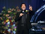 Lionel Richie wykonał balladę „Jesus Is Love”
