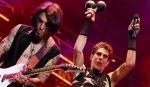 Gitarzysta  Dave Navarro  i wokalista Perry Farrell