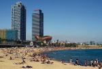 Badani najchętniej wybraliby się  na hiszpańskie plaże. Na zdjęciu Barcelona