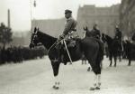 Marszałek Piłsudski podczas uroczystości z okazji Święta Niepodległości na placu Saskim w Warszawie. 11 listopada 1926 r.