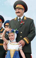 Aleksander Łukaszenko na paradzie w Mińsku (3 lipca) - fot: Nikolay Petrov