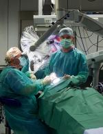 Operacja z użyciem nowego implantu trwa niecałe 40 minut