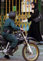 Milicja patroluje ulice Teheranu