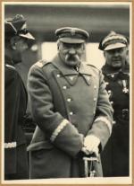 Piłsudski z gen. Kazimierzem Fabrycym, rok 1932. Z boku gen. Edward Śmigły-Rydz 