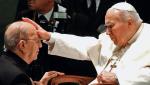 Marcialowi Macielowi udało się zwieść nawet papieża Jana Pawła II, który stawiał go za wzór Kościołowi (zdjęcie z 2004 roku) fot: Plinio Lepri