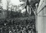 Tłumy oblegające Belweder na wieść o zgonie Marszałka, 13 maja 1935 roku