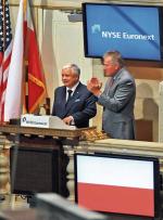 Prezydent Lech Kaczyński rozpoczął notowania na giełdzie  w Nowym Jorku. Na zdjęciu z prezesem New York Stock Exchange  Duncanem L. Niederauerem
