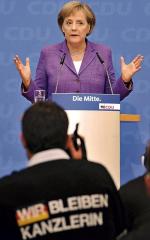 Angela Merkel przedstawiła swoje zamiary na poniedziałkowej konferencji prasowej (fot: Wolfgang Rattay)