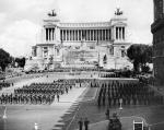Parada oddziałów amerykańskich w wyzwolonym Rzymie, 15 lipca 1944 r.