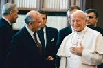 Michaił Gorbaczow i Jan Paweł II podczas spotkania w Watykanie w grudniu 1989 roku
