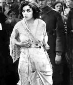 Pola Negri  w „Hotelu  Imperial” Mauritza Stillera. Nakręcony w 1927 roku obraz będzie jednym z licznych polskich akcentów Święta Niemego Kina