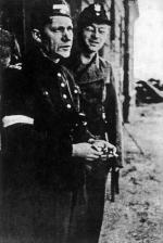 Ppłk Jan Mazurkiewicz „Radosław” i jego adiutant ppor. Stanisław Wierzyński „Klara”, Czerniaków, wrzesień 1944 r. 