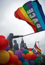 Homoseksualiści domagają się prawa do adopcji. Na zdjęciu Parada Równości w Warszawie  w czerwcu 2009 roku 