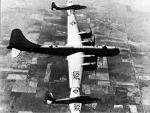 B-29 eskortowany przez myśliwce F-84 Thunderjack 