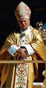 Do ogłoszenia beatyfikacji brakuje jeszcze zakończenia kilku etapów procesu. Na zdjęciu  Jan Paweł II podczas pielgrzymki do Polski w 1997 roku 