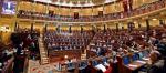 Aż 250 z 350 członków hiszpańskiego Kongresu Deputowa-nych łączy mandat parlamentarny  z innymi funkcjami