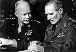 Gen. Eisenhower i marszałek Montgomery podczas narady sztabowej, jesień 1944 r. 