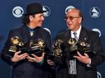 Carlos Santana i Clive Davis po gali Grammy