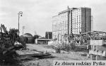 Zagadka na nowy tydzień. Zdjęcie Leopolda Pytki pochodzi z 1967 roku. W kadrze widać budujący się blok osiedla, które stało się symbolem Śródmieścia Północnego. Dalej kopuła gmachu zaprojektowanego przez Antonia Corazziego