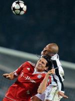 Mario Gomez (na zdjęciu z lewej, w walce z Fabio Cannavaro) strzelił w Turynie gola na 3:1 dla Bayernu 