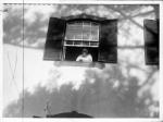 Piłsudski w oknie willi Quinta Bettencourt  