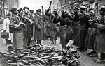 Obrońcy Berlina składają broń, 2 maja 1945 r.