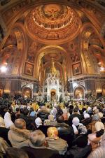 Świątynie wrócą na własność Cerkwi ponad 90 lat po ich konfiskacie (na zdjęciu liturgia wigilijna w Moskwie, 6 stycznia)