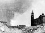 Widok z ruin getta na plac Grzybowski i kościół Wszystkich Świętych, 1944 r.