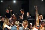 Grzech Piotrowski Alchemi Orchestra zaprezentuje się w czwartek