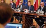 Donald Tusk przez blisko trzy godziny debatował z internautami