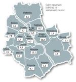 Najwięcej par pobrało się na Mokotowie, najmniej w Wilanowie. Na ślubnym kobiercu najczęściej stają mieszkańcy dzielnic  zamieszkałych głównie przez młodych ludzi (Mokotów, Praga- -Południe, Ursynów, Targówek). Popularne jest też Śródmieście.