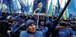Zwolennicy Wiktora Janukowycza na wczorajszym, triumfalnym wiecu w Kijowie 