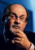 Salman Rushdie  jest laureatem Nagrody Bookera. Jesienią ukaże się jego najnowsza książka  „Luka i ogień życia”. Będzie to sequel powieści „Harun i morze opowieści”