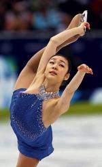 Kim Yu Na  zdobyła pierwszy medal dla Korei w łyżwiarstwie figurowym, pobiła rekord świata, a potem postawiła znak zapytania przy swojej dalszej karierze.  – Pozwólcie mi się cieszyć, dopiero  po sezonie zdecyduję, czy startować dalej – mówiła Kim, która ma dopiero 19 lat, ale już zebrała wszystkie tytuły (fot :Lucy Nicholson)