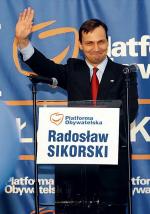 Prezydent może być niski, ale nie powinien być mały – mówił  do działaczy PO Radosław Sikorski 