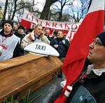 Taksówkarze twierdzą  że przez nieuczciwą konkurencję stracą pracę  i zasilą szeregi bezrobotnych