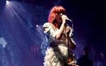 Dziennikarze przyznali grupie Florence and the Machine – Critics Choice Brit Award, a publiczność ruszyła tłumnie do sklepów. I kupowała, kupowała, kupowała... (fot: martyn foster)