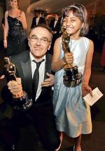 Danny Boyle  i mała Hinduska Rubina Ali  po ceremonii oscarowej  w 2009 roku