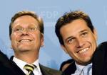 Niemiecki  minister spraw zagranicznych Guido Westerwelle  (z lewej) i jego homoseksualny partner  Michael Mronz