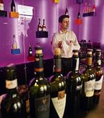 Producenci wódki i piwa uważają, że czarnym koniem na polskim rynku alkoholi może okazać się wino