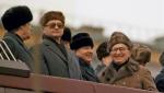 Wojciech Jaruzelski (drugi od lewej) wielokrotnie bywał  w Moskwie  na paradach i uroczystościach. Na zdjęciu: podczas obchodów  70. rocznicy rewolucji październikowej w 1987 roku,  w towarzystwie m.in. premiera ZSRR Nikołaja Ryżkowa, prezydenta ZSRR Michaiła Gorbaczowa  i przewodniczą-cego Rady Państwa Bułgarii Todora Żiwkowa