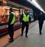Funkcjonariusze SOK nie tylko  patrolują dworce  i pociągi,  ale sprawdzają też stan urządzeń technicznych i torów kolejowych