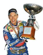 Nicki Pedersen.  Rywale z toru darzą go  skrajnymi  uczuciami:  lubią albo  nienawidzą 