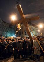 Tegoroczna droga krzyżowa miała dla wiernych szczególne znaczenie