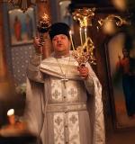 Biskupi prawosławni napisali list w obronie krzyża. Na zdjęciu msza rezurekcyjna w cerkwi św. Mikołaja w Gdańsku