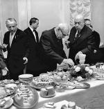 Spychalski,  Gomułka i Cyrankiewicz na przyjęciu  w URM z okazji 22 lipca  w 1970 roku