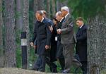 Premierzy Donald Tusk i Władimir Putin w Lesie Katyńskim