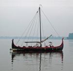 Replika wikińskiego statku z Gokstad (o 1/3 mniejsza od oryginału) wykonana dla drużyny Jomsborg Vikings Hird z Ryni