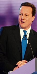Zwycięzcą telewizyjnego pojedynku okazał się przywódca konserwatys-tów David Cameron. Niektóre sondaże dały mu nawet  41 proc. poparcia